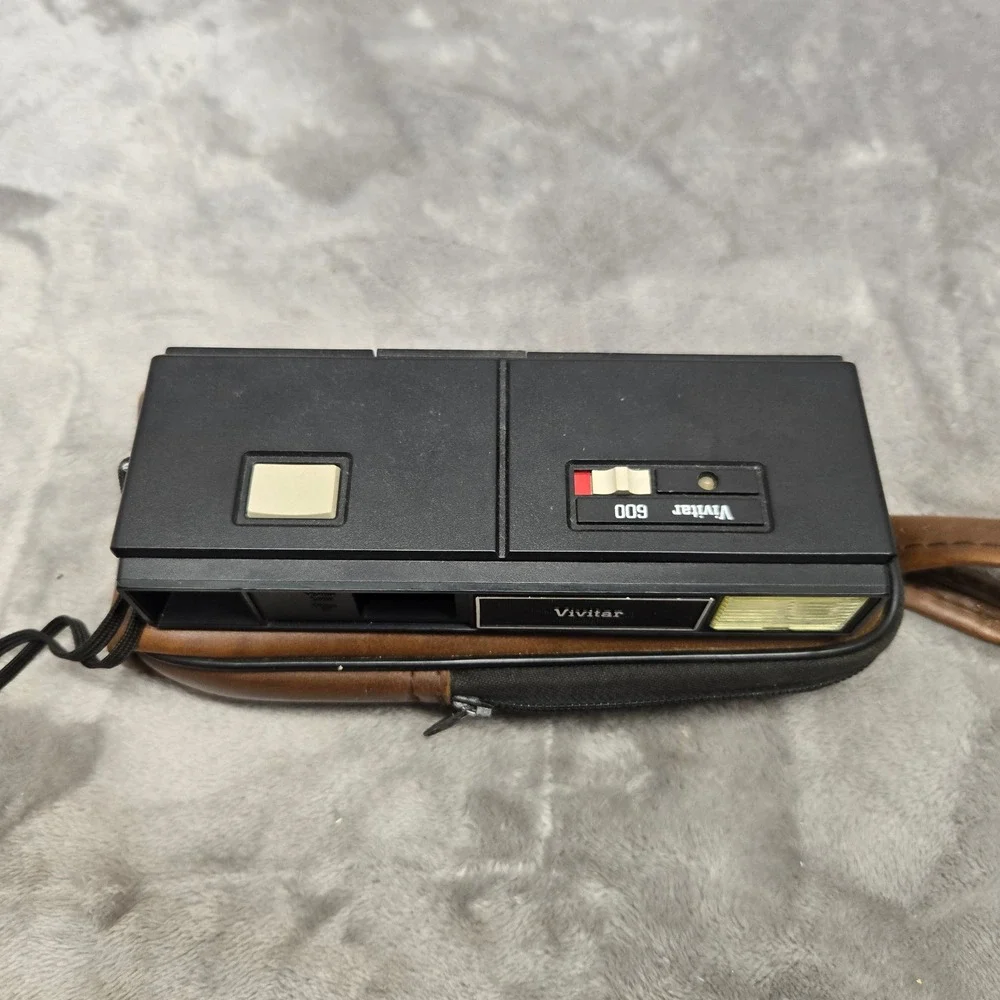 Vivitar 600 Pocket Camera 110 Film Vintage Point and Shoot with Flash Parts Only